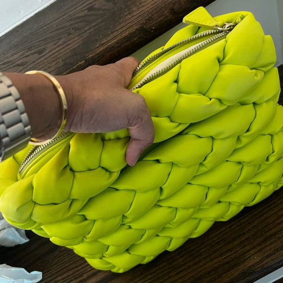 A.W.A.K.E. MODE Lucia Braided Vegan Leather Clutch Yellow Green Neon - Picture 6 of 7